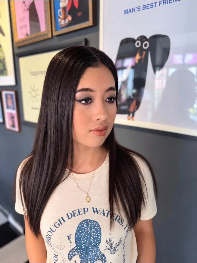 Maquillaje juvenil con delineado